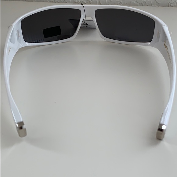 ๐ ๐ SUNGLASSES - Picture 3 of 8